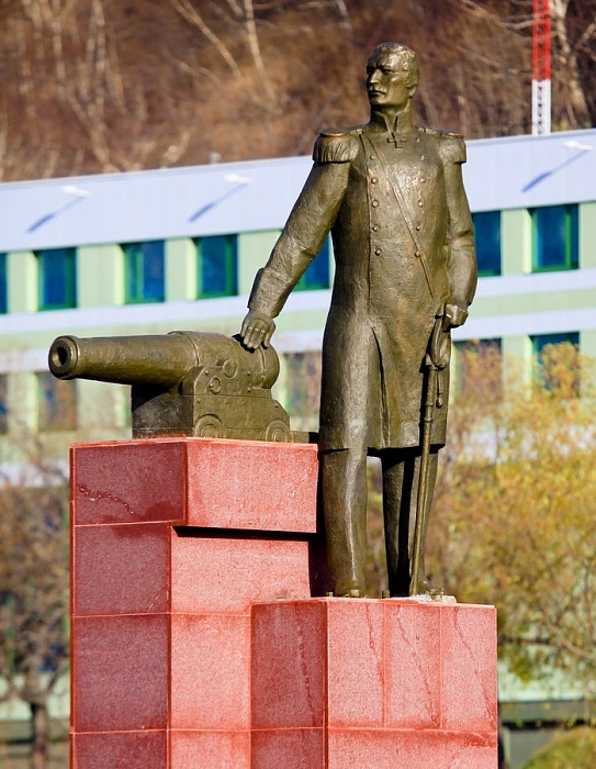 Памятник Петру Ильичеву Петропавловск Камчатский